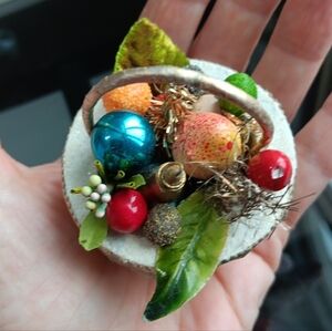 1940s - 1950s MCM Homespun Cotton Christmss Easter Holiday Basket Ornament. RARE